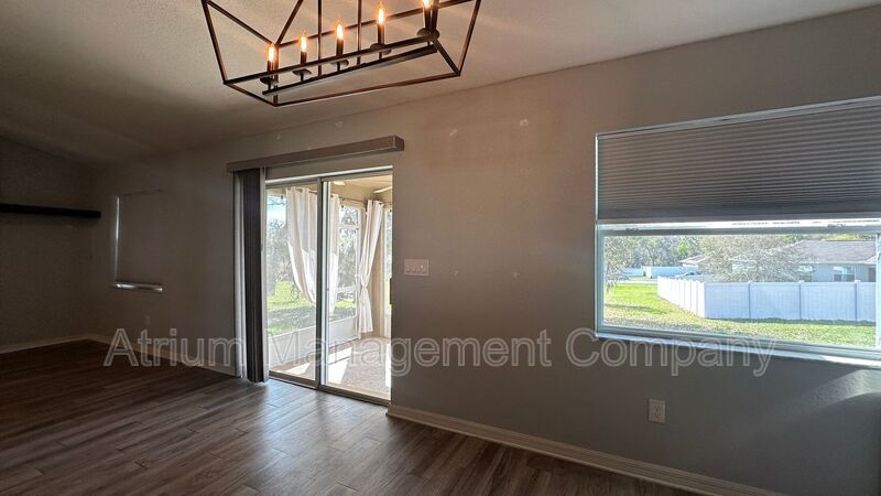 Bright & Modern 3-Bed Home with Washer & Dryer – Available Now property image