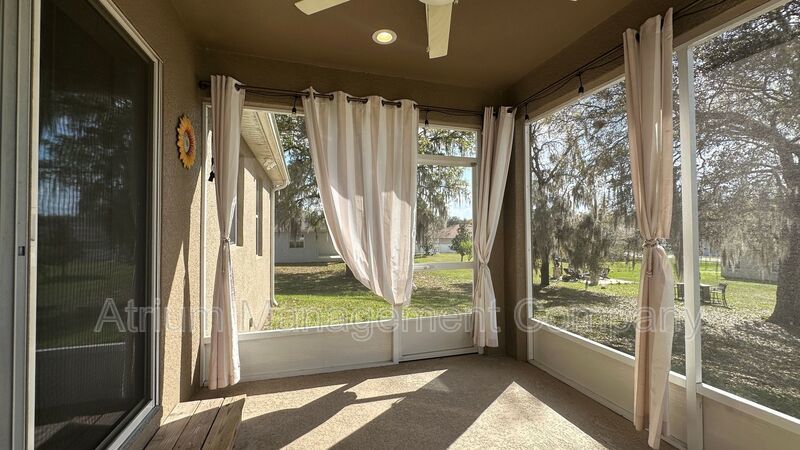 Bright & Modern 3-Bed Home with Washer & Dryer – Available Now property image