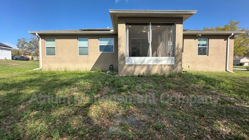 Bright & Modern 3-Bed Home with Washer & Dryer – Available Now property image