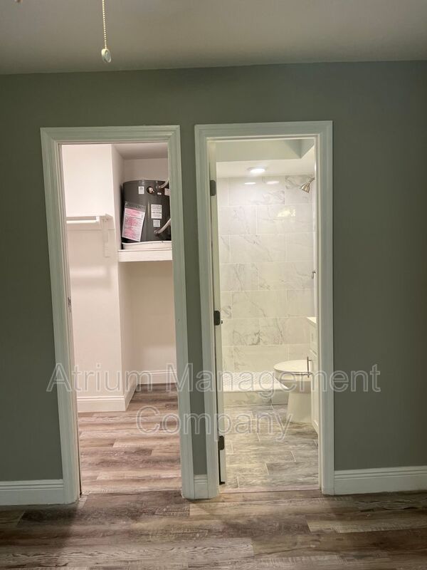 Beautifully Renovated Lakeside 1-Bedroom Apartment in Orlando | Lake Tyler Manor property image