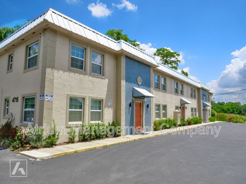 Beautifully Renovated Lakeside 1-Bedroom Apartment in Orlando | Lake Tyler Manor property image