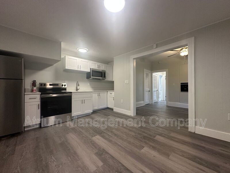 Fully Renovated One bedroom One bath - Stainless steel appliances and granite Countertops! Available Now property image