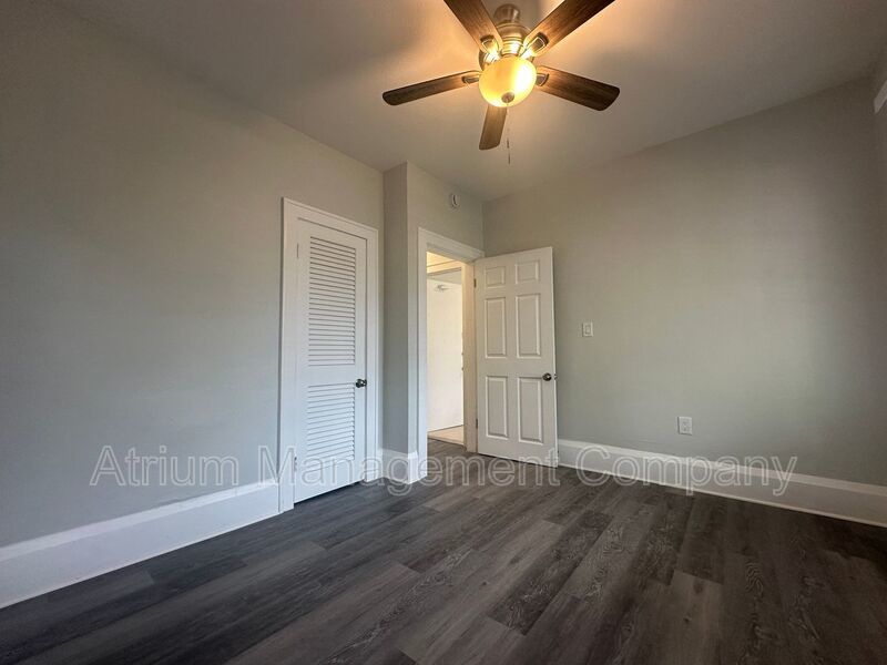 Fully Renovated One bedroom One bath - Stainless steel appliances and granite Countertops! Available Now property image