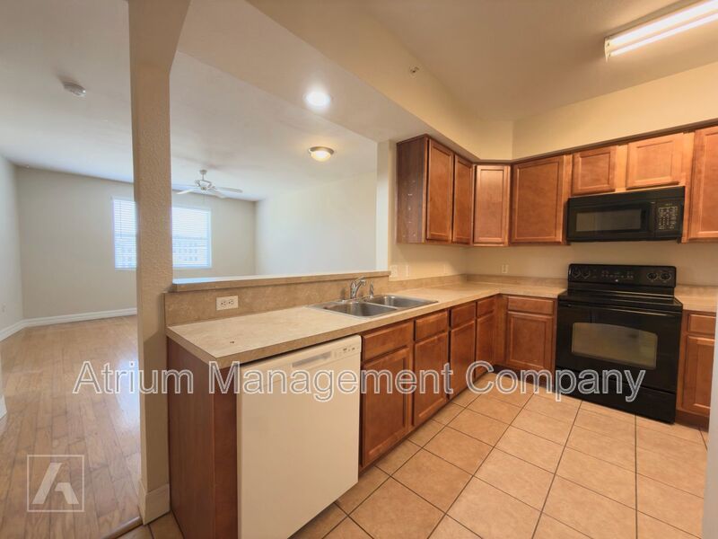 Spacious 2-Bedroom Apartment in Orlando, FL 32804 | Move-In Ready at North Pointe Place property image