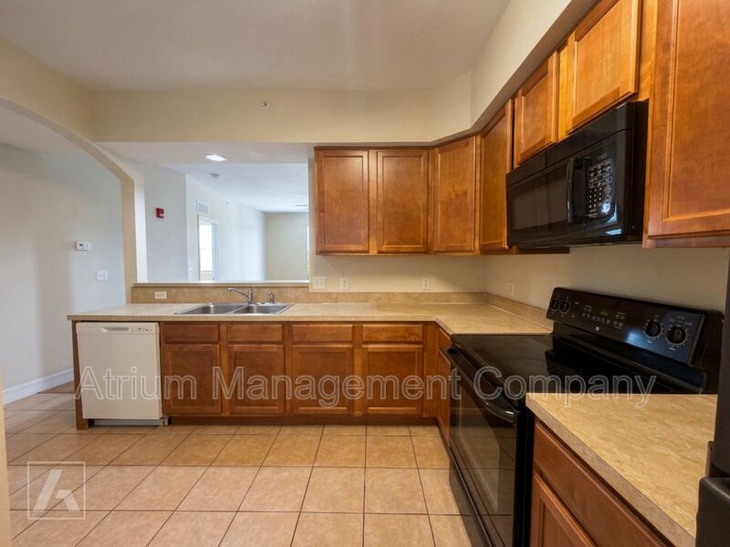 Spacious 2-Bedroom Apartment in Orlando, FL 32804 | Move-In Ready at North Pointe Place property image