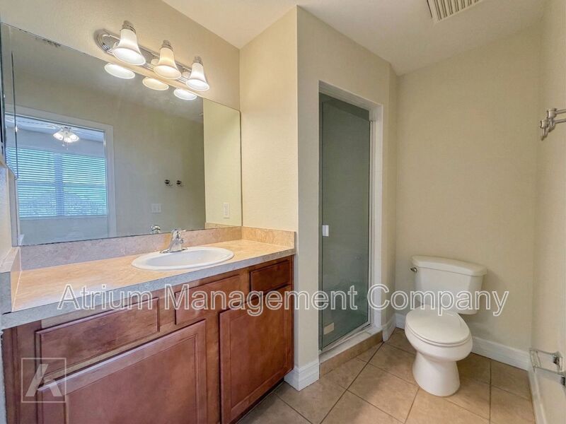 Spacious 2-Bedroom Apartment in Orlando, FL 32804 | Move-In Ready at North Pointe Place property image