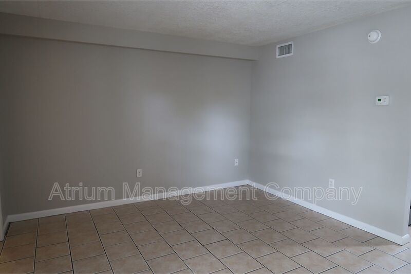 Charming WATERFRONT 1 Bed 1 Bath  Apartment for Rent in Tampa, FL! property image