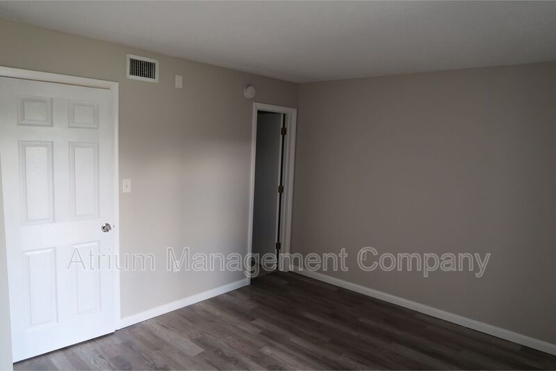 Charming WATERFRONT 1 Bed 1 Bath  Apartment for Rent in Tampa, FL! property image