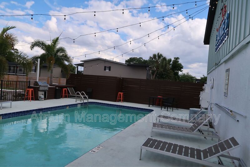 Charming WATERFRONT 1 Bed 1 Bath  Apartment for Rent in Tampa, FL! property image