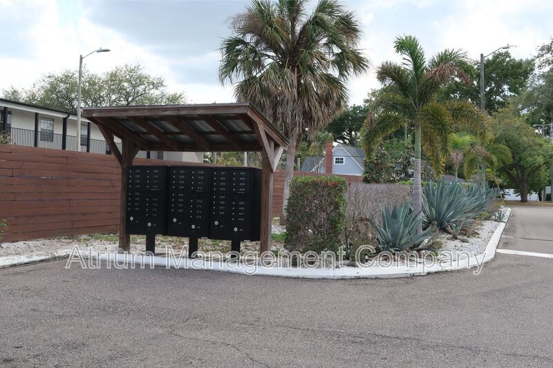 Charming WATERFRONT 1 Bed 1 Bath  Apartment for Rent in Tampa, FL! property image