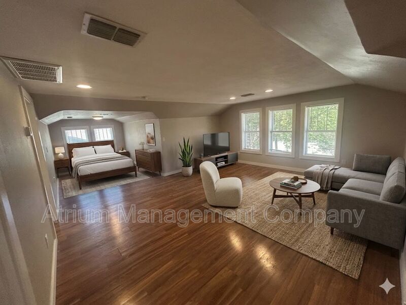 Modern Tampa Studio | Easy Living with Internet & Utilities Included property image